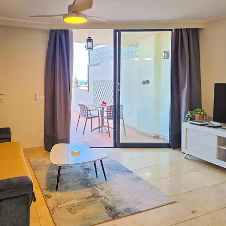 Ocean Bliss 1 Bedroom In Mar Has Sea Views From Its Large Terrace With Great Location Palm-mar